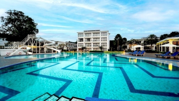 Royal Yao Yai Island Beach Resort -SHA Extra Plus+