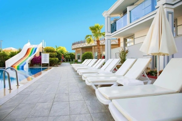 Sun Club Side