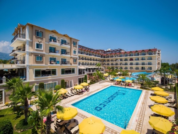 Loceanica Beach Resort Hotel *****