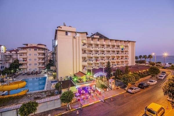 Kleopatra Beach Hotel ****, Törökország