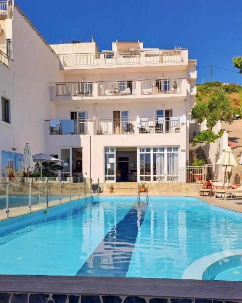 Charlot Apartman