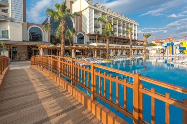 Mary Hotel Side *****