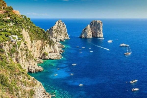 Nápoly, Capri, Pompeji és az Amalfi-part - csoportos húsvéti utazás magyar idegenvezetéssel 2027.03.26-30.