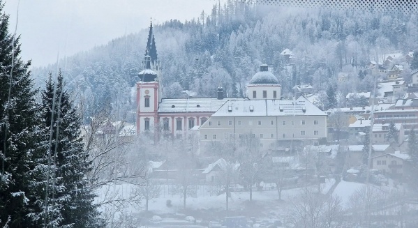 ADVENTI GYERTYAGYÚJTÁS MARIAZELLBEN