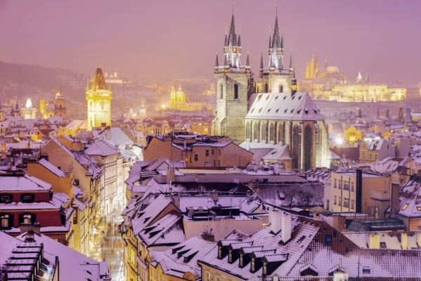 ADVENTI DÍSZBEN PRÁGA, ČESKY KRUMLOV ÉS POZSONY