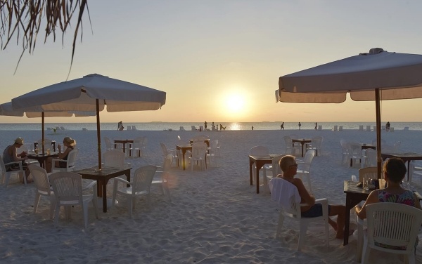 Maldív-szigetek / Thulhagiri Island Resort****