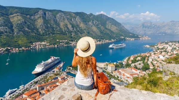 TITOKZATOS MONTENEGRO ****