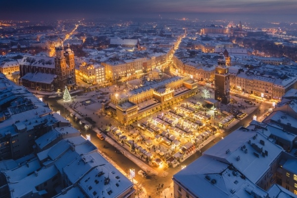 ADVENT KRAKKÓBAN ÉS ZÓLYOMBAN