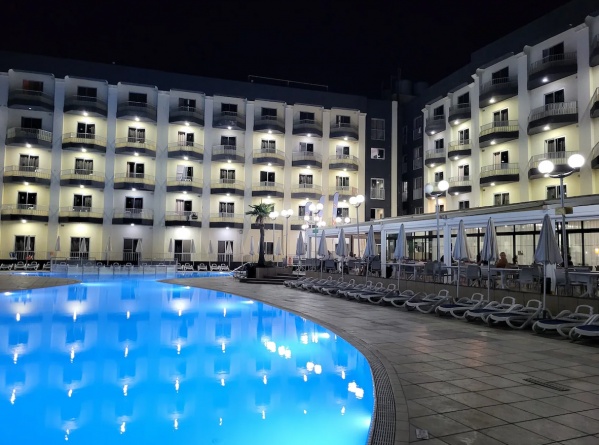 Topaz Hotel ***
