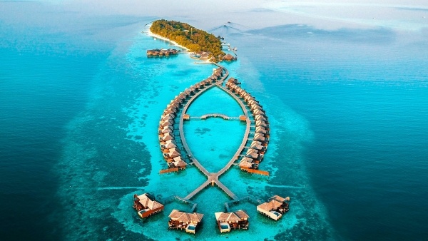 Lily Beach Resort & Spa at Huvahendhoo