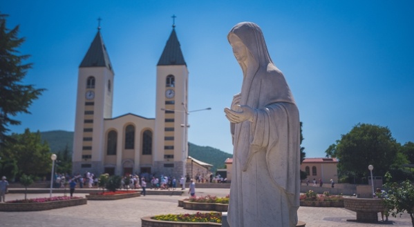 Ezerarcú Bosznia