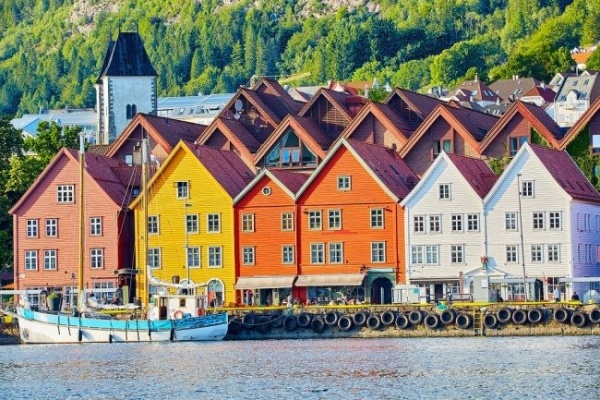 Oslo, Bergen és a norvég fjordok - csoportos tavaszi körutazás magyar idegenvezetéssel 2027.05.26-30.