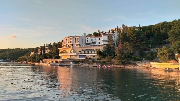 HOTEL  UVALA SCOTT (M) **