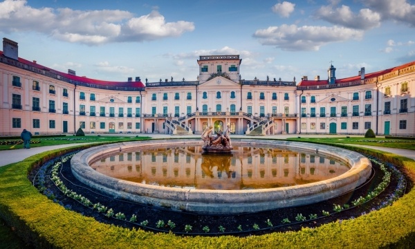 ADVENT A FERTŐ-TÓ KÉT OLDALÁN: FERTŐD ÉS RUSZT