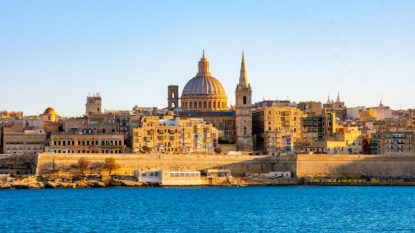 TAVASZKÖSZÖNTŐ MÁLTA ÉS GOZO SZIGETÉN - UTAZÁS REPÜLŐVEL