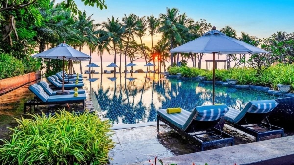 Hotel Century Park + Hotel Mövenpick Asara Resort & Spa Hua Hin
