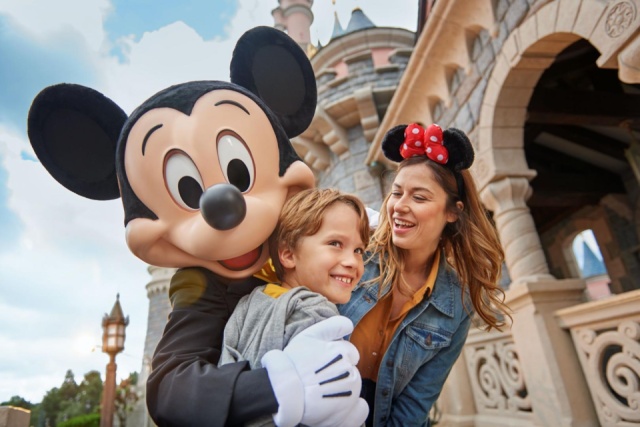 Utazás Disneyland meseországba, párizsi városnézéssel - 2027. április 18-21.