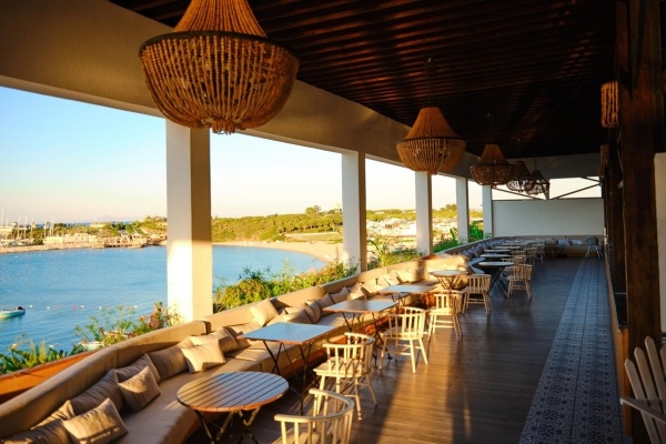 LAUR HOTELS *****