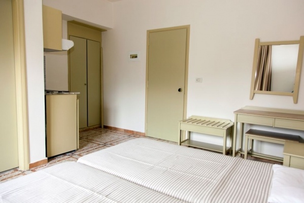 Mithos Apartmanház, egyénileg