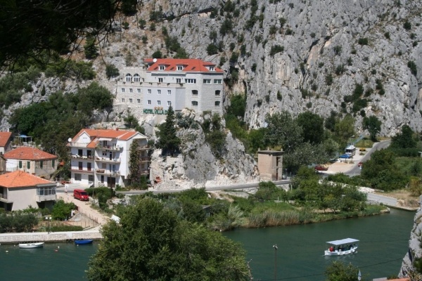 Hotel Villa Dvor *** Omis egyénileg