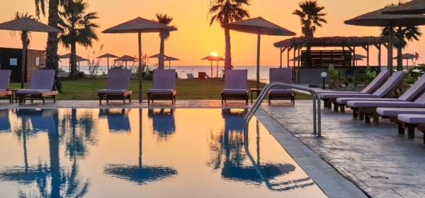 EVITA BAY ****