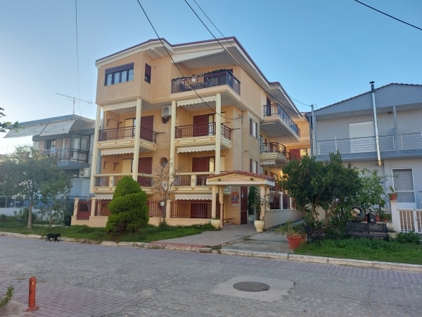 Sartios Apartmanház, egyénileg