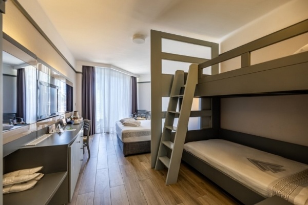 Vonresort Golden Coast***** - UAI, repülővel