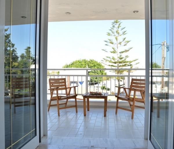 Anna Apartments ***