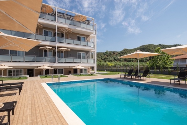 Astra Sarti Luxury Suites, busszal